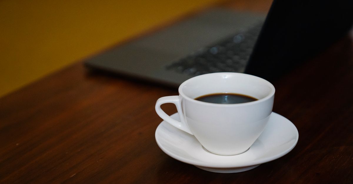 L-Theanine vs Caffeine: A Side-by-Side Look at the Clinical Evidence