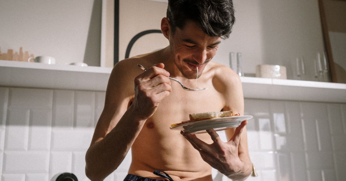 Quercetin on Empty Stomach: Timing, Absorption, and What the Research Says