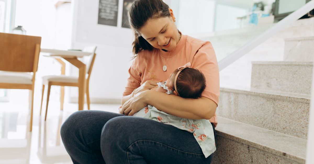 What Are the First Signs of Postpartum?