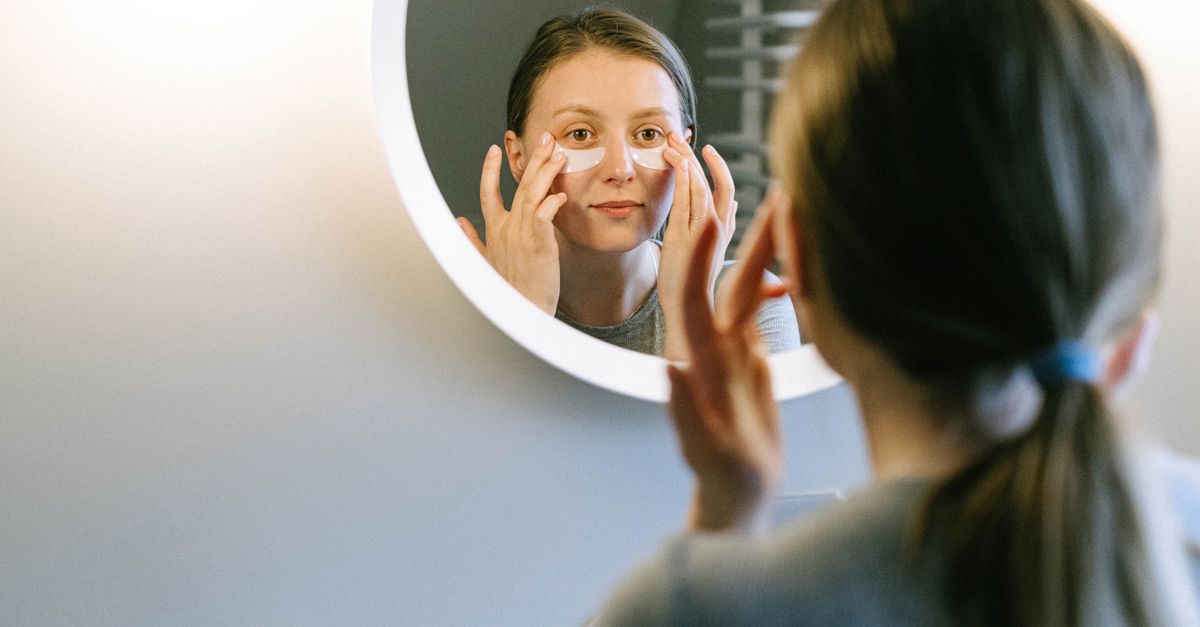 What Causes Dry Eyes with Adenomyosis?