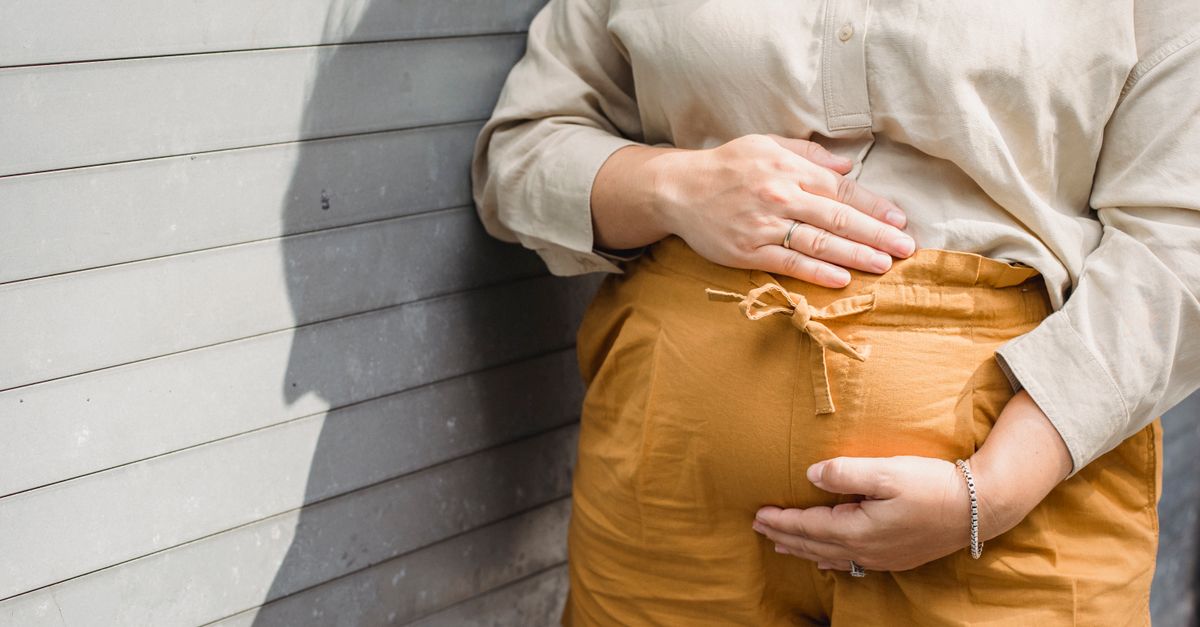 What Causes Weight Gain Around the Middle in Postpartum?